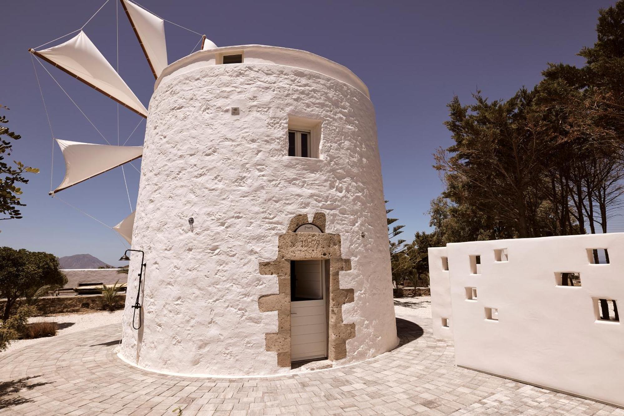 Апартаменты Windmill Karamitsos Since 1859 Трипити Экстерьер фото